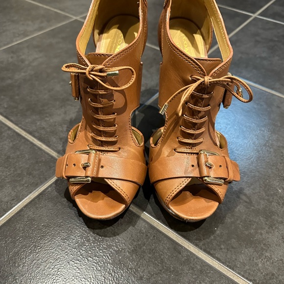 Coach - Sofia platform lace ups - size 8 - Picture 4 of 6